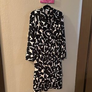 Luxology Black and White Leaf Long Sleeve Dress